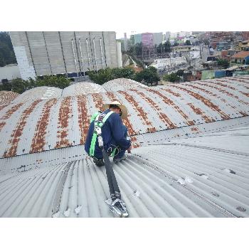 Impermeabilização de galpões metálicos em Cambé